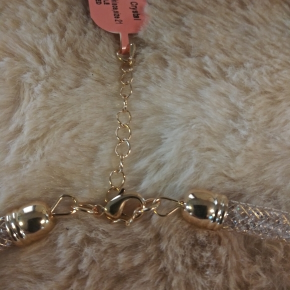 White Austrian Crystal Flower Pendant Necklace 21Inch - Picture 4 of 16